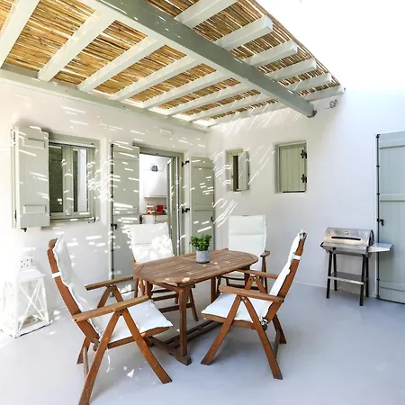Emelias House Sea Side בית נופש *